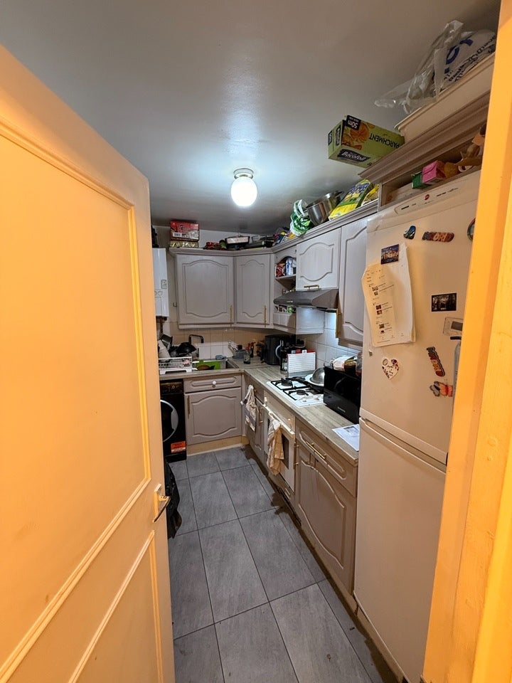 Room Gilbert Close in Greater London