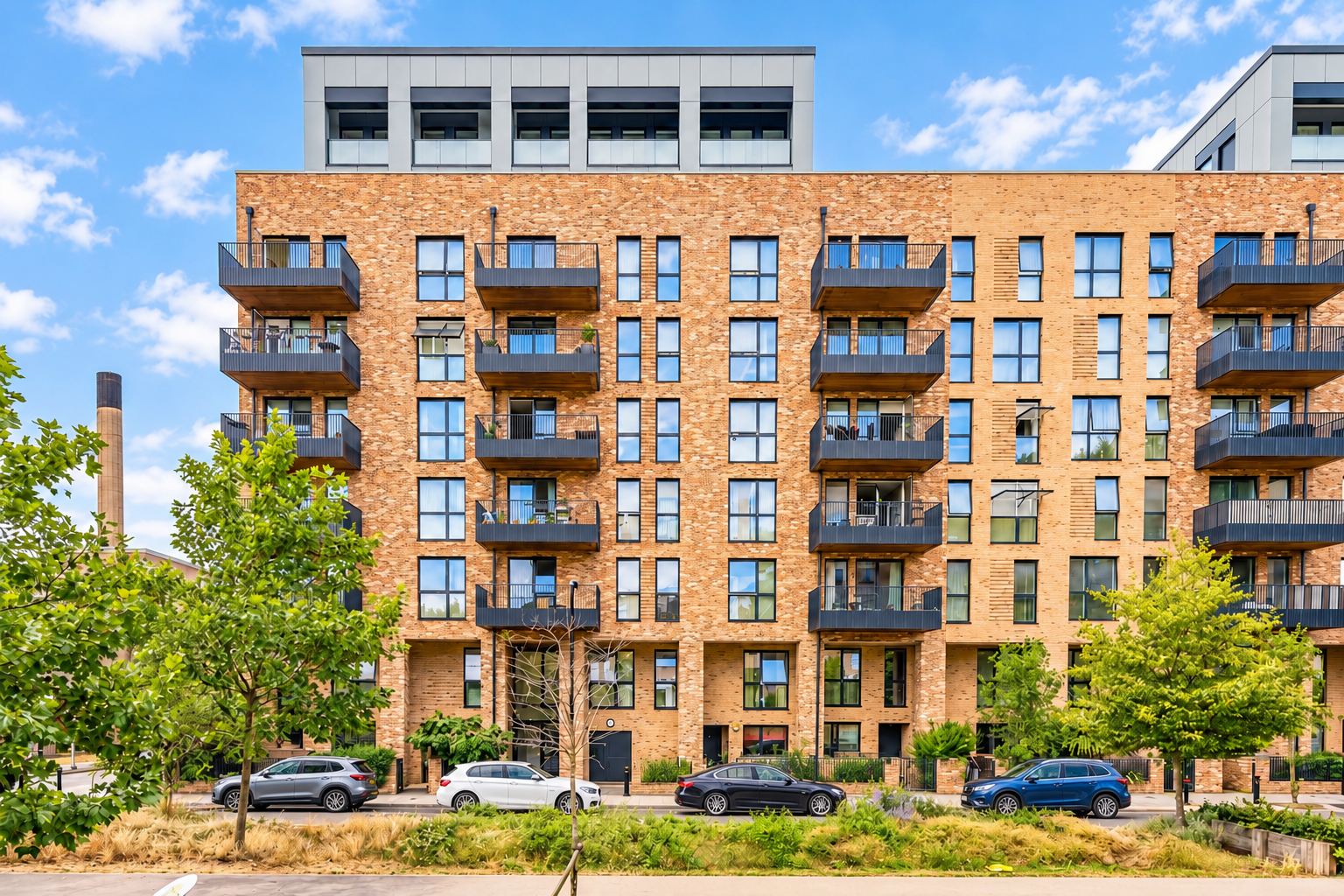 Flat Bollo Bridge Road in Greater London