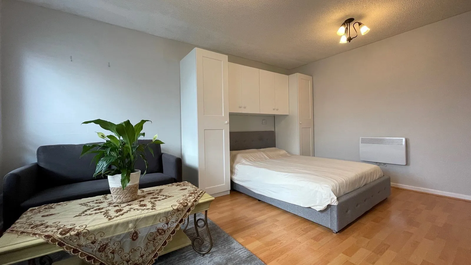 Flat Brent Close in Thatcham
