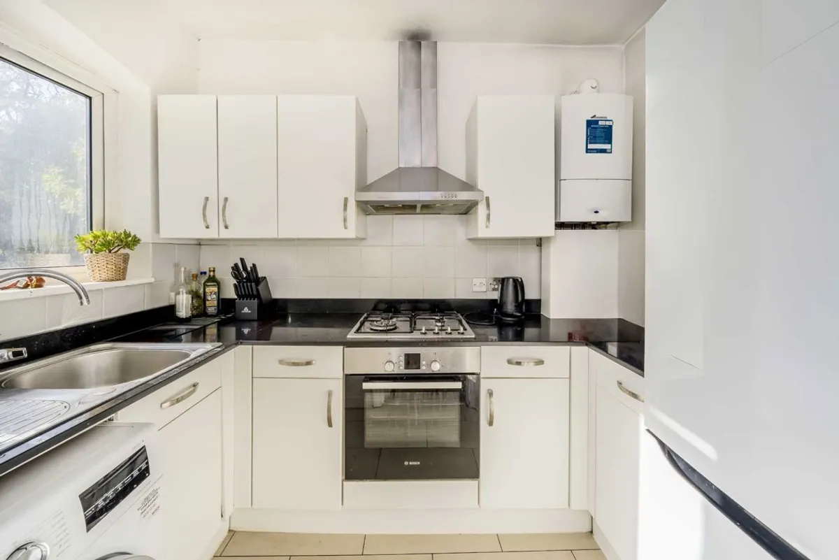 Flat Gracefield Gardens in Greater London