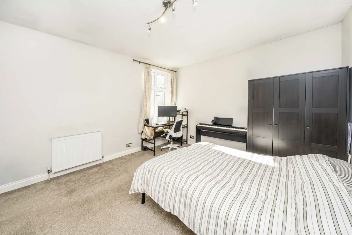 Flat Gracefield Gardens in Greater London