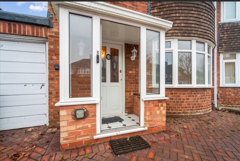 House Rowlands Crescent in Metropolitan Borough of Solihull