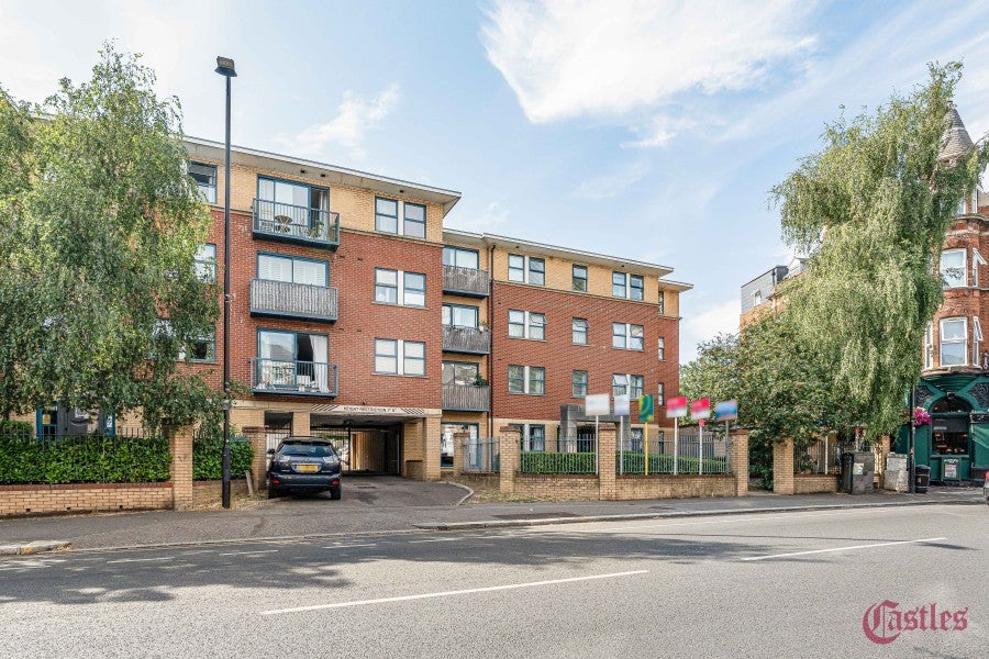 Flat Tottenham Lane in Greater London