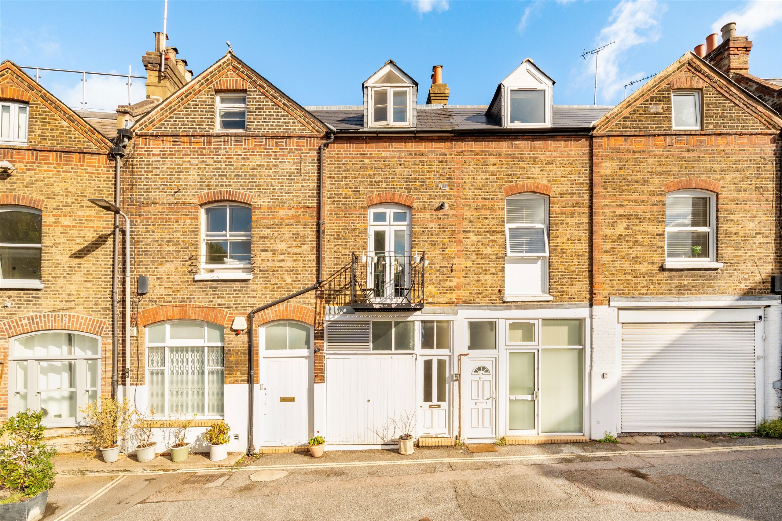 Flat Canfield Place in Greater London