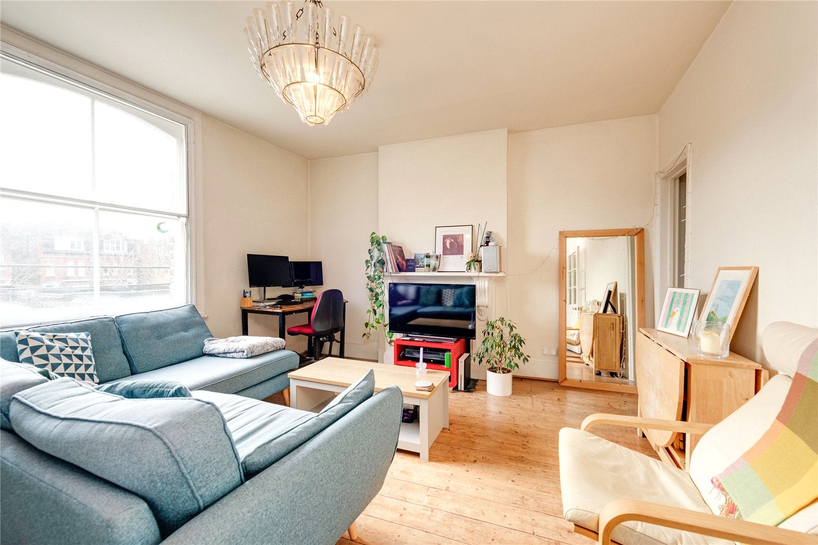 Flat Canfield Place in Greater London