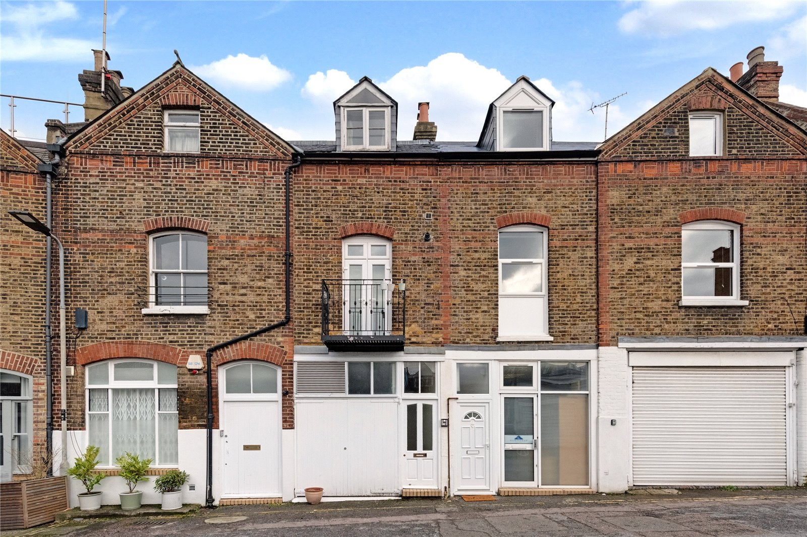 Flat Canfield Place in Greater London