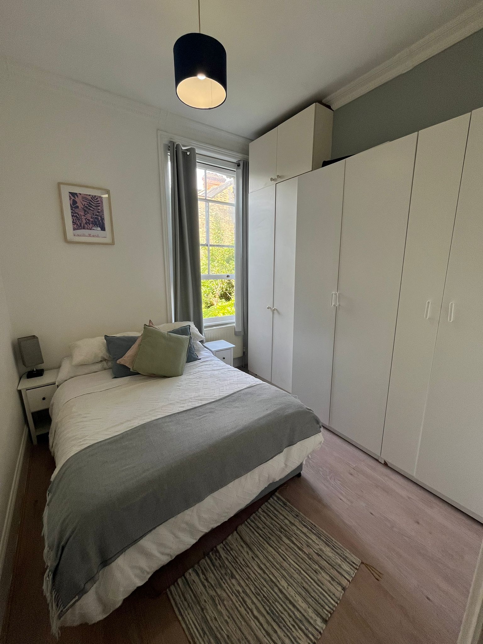 Flat Hemstal Road in Greater London
