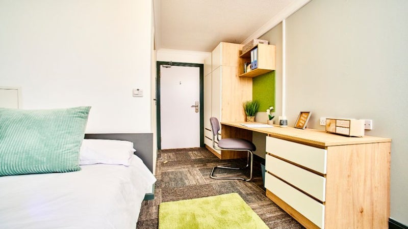 Room Bowsden Court in Newcastle upon Tyne
