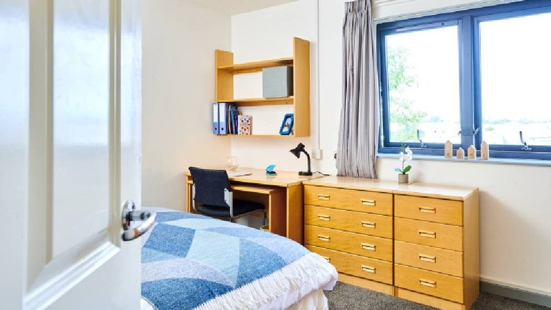 Room Bowsden Court in Newcastle upon Tyne