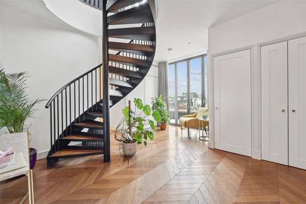 Flat Dean Street in City of Westminster