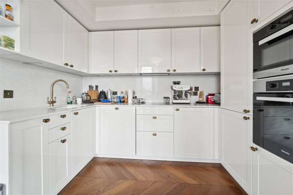 Flat Dean Street in City of Westminster