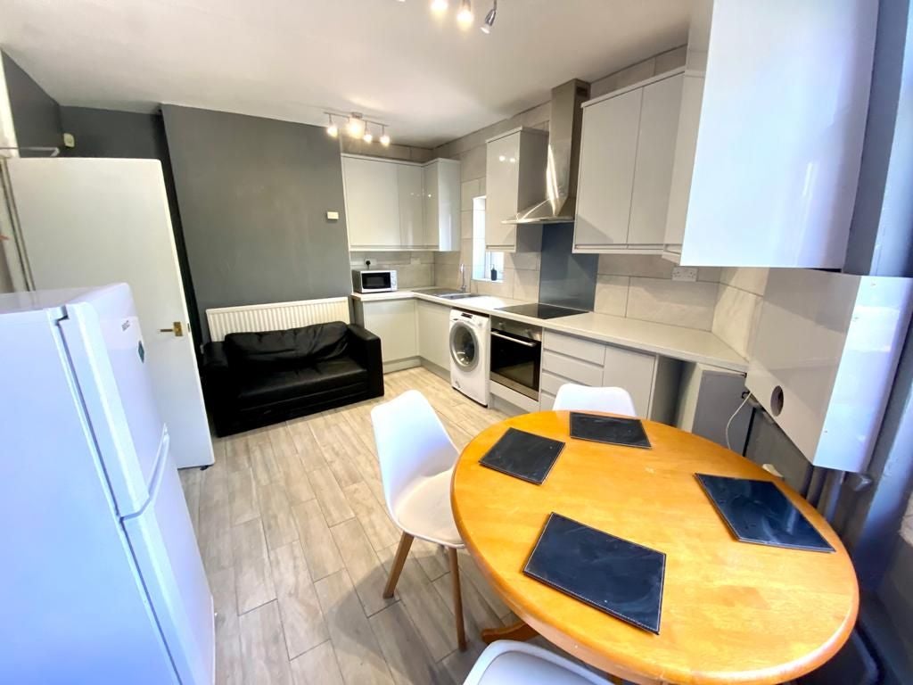 Flat Lancing Road in Sheffield
