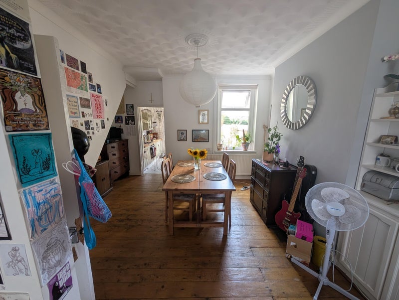 Room Monmouth Street in Cardiff
