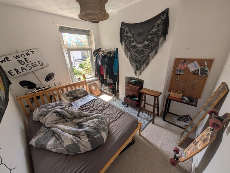 Room Monmouth Street in Cardiff