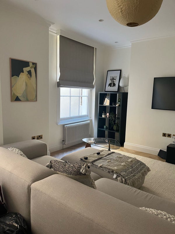 Room Connaught Square in City of Westminster
