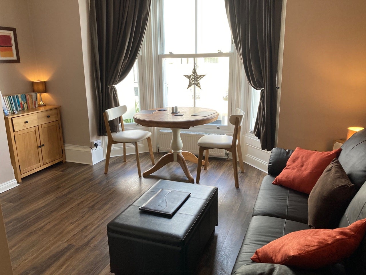 Flat Cambridge Gardens in St Leonards