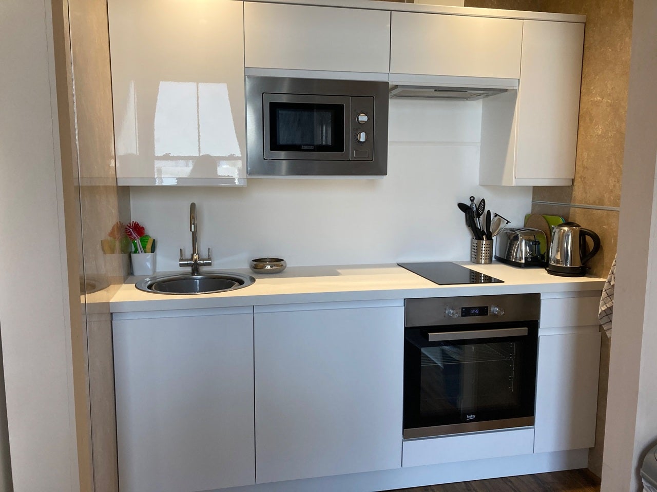 Flat Cambridge Gardens in St Leonards