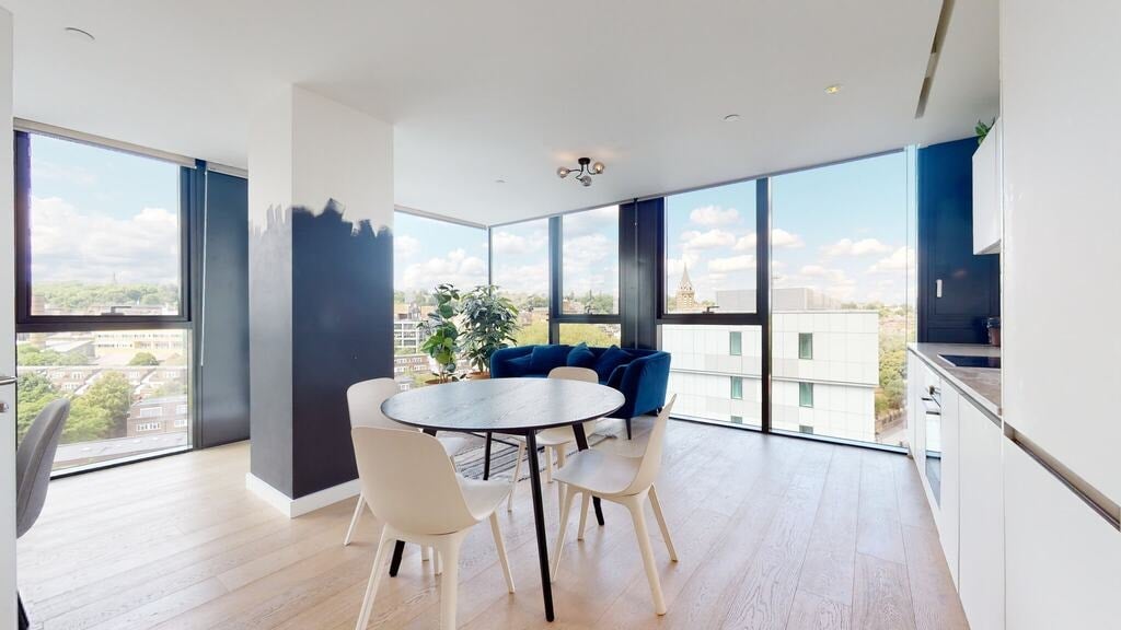Flat Highgate Hill in Greater London