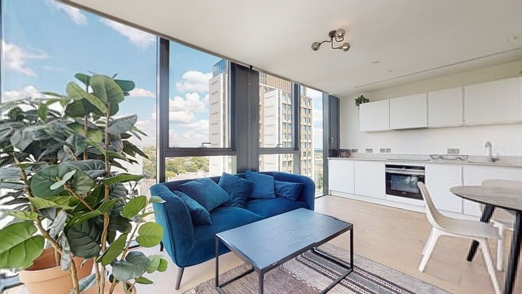 Flat Highgate Hill in Greater London