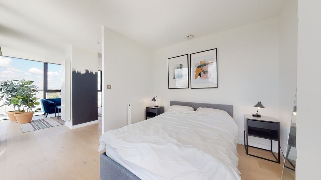 Flat Highgate Hill in Greater London