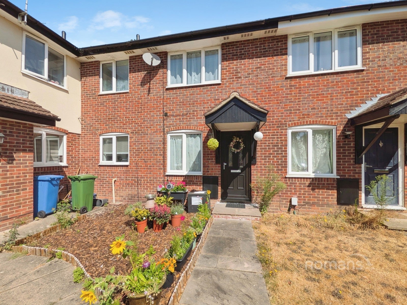House Kingfisher Close in Rushmoor