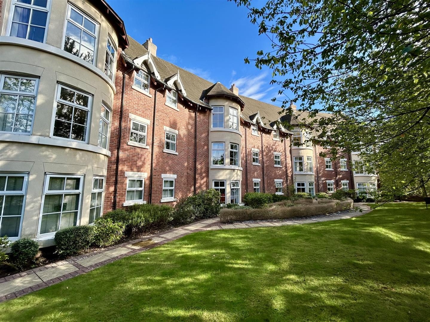 Flat Blakemere Drive in Northwich