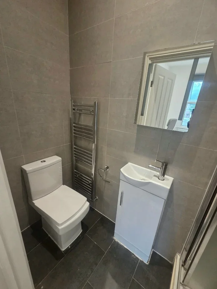 Room Filey Avenue in Greater London