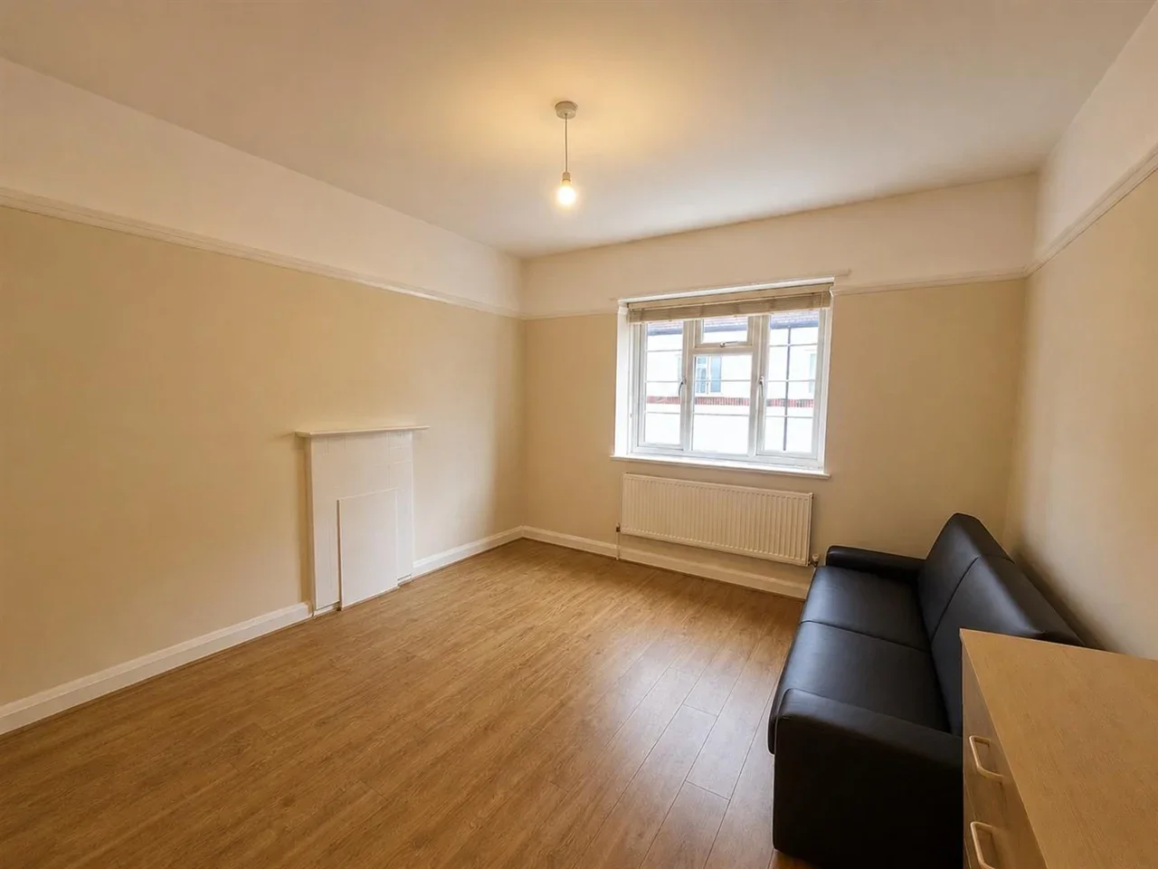 Flat Barrow Road in Greater London