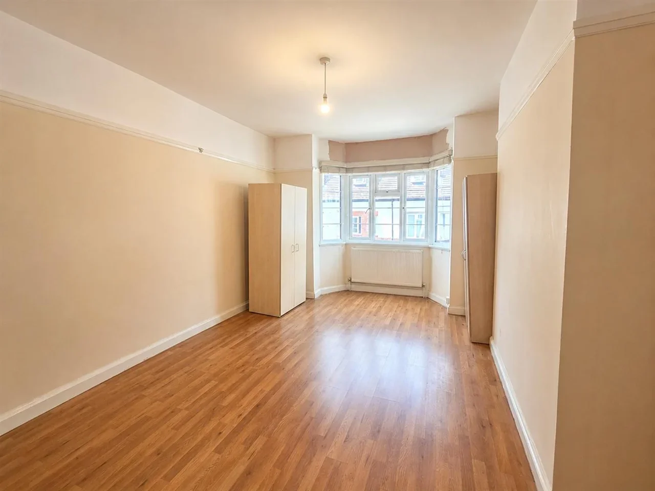 Flat Barrow Road in Greater London
