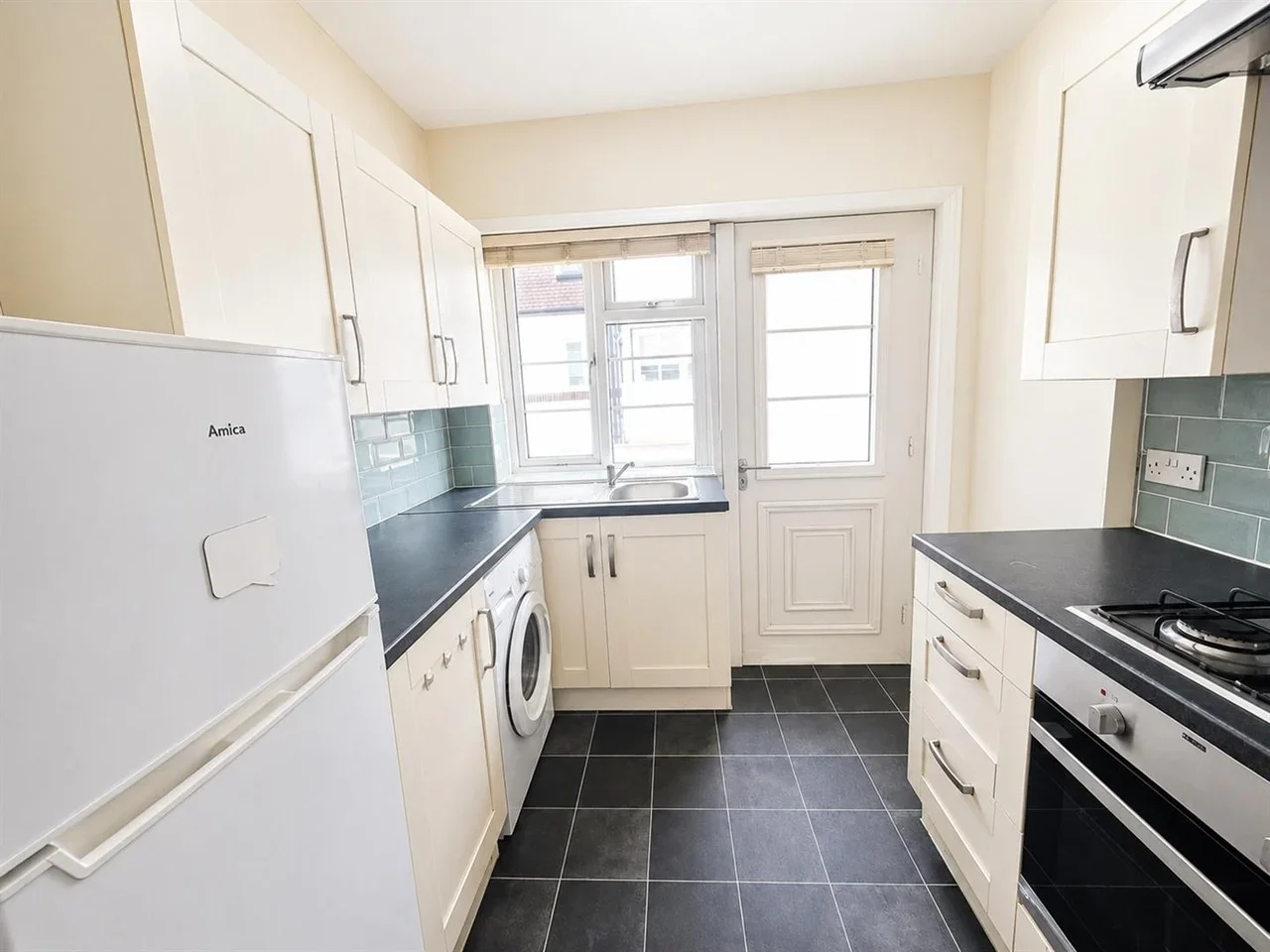 Flat Barrow Road in Greater London
