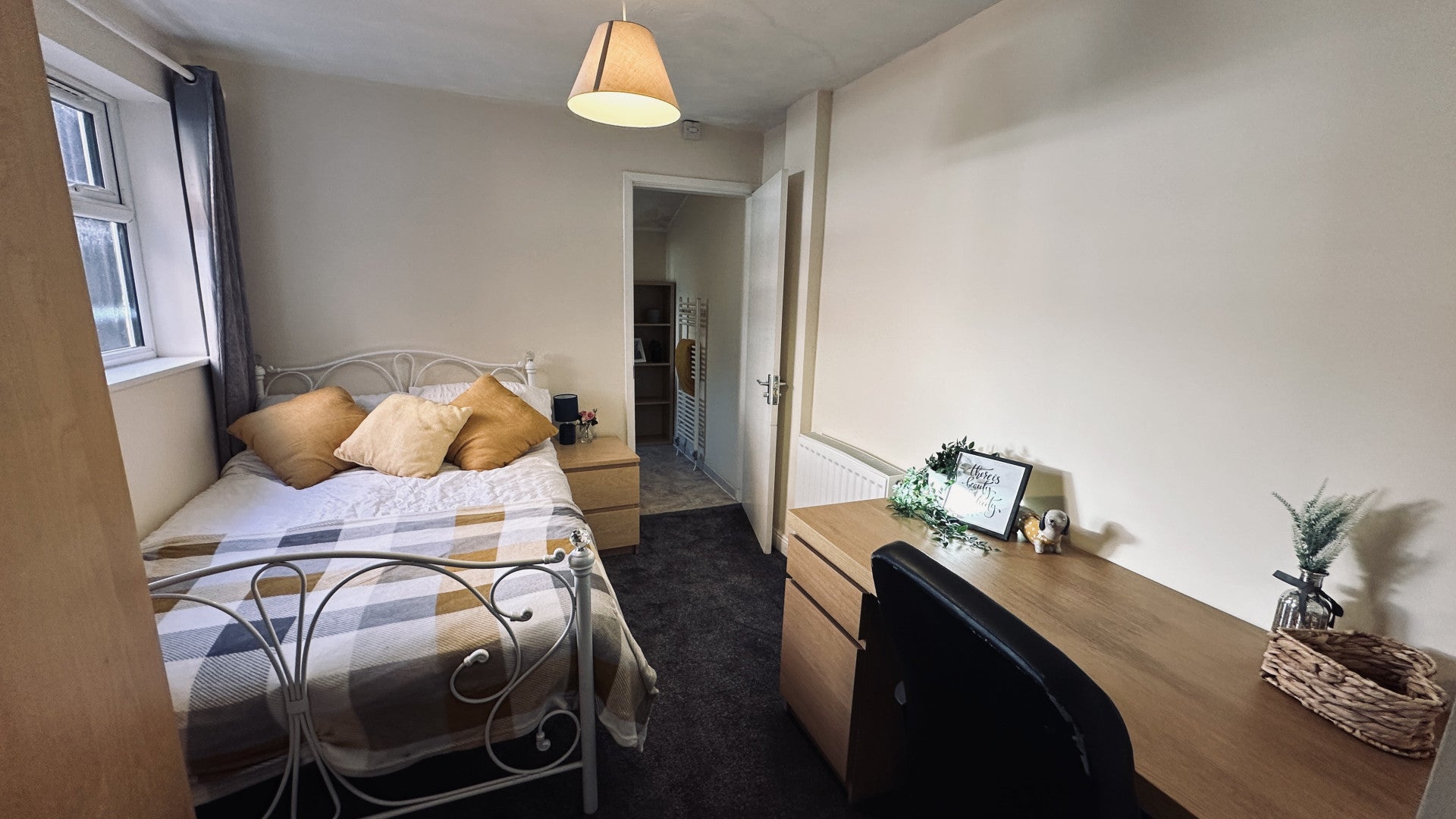 Room Vernon Road in Chester