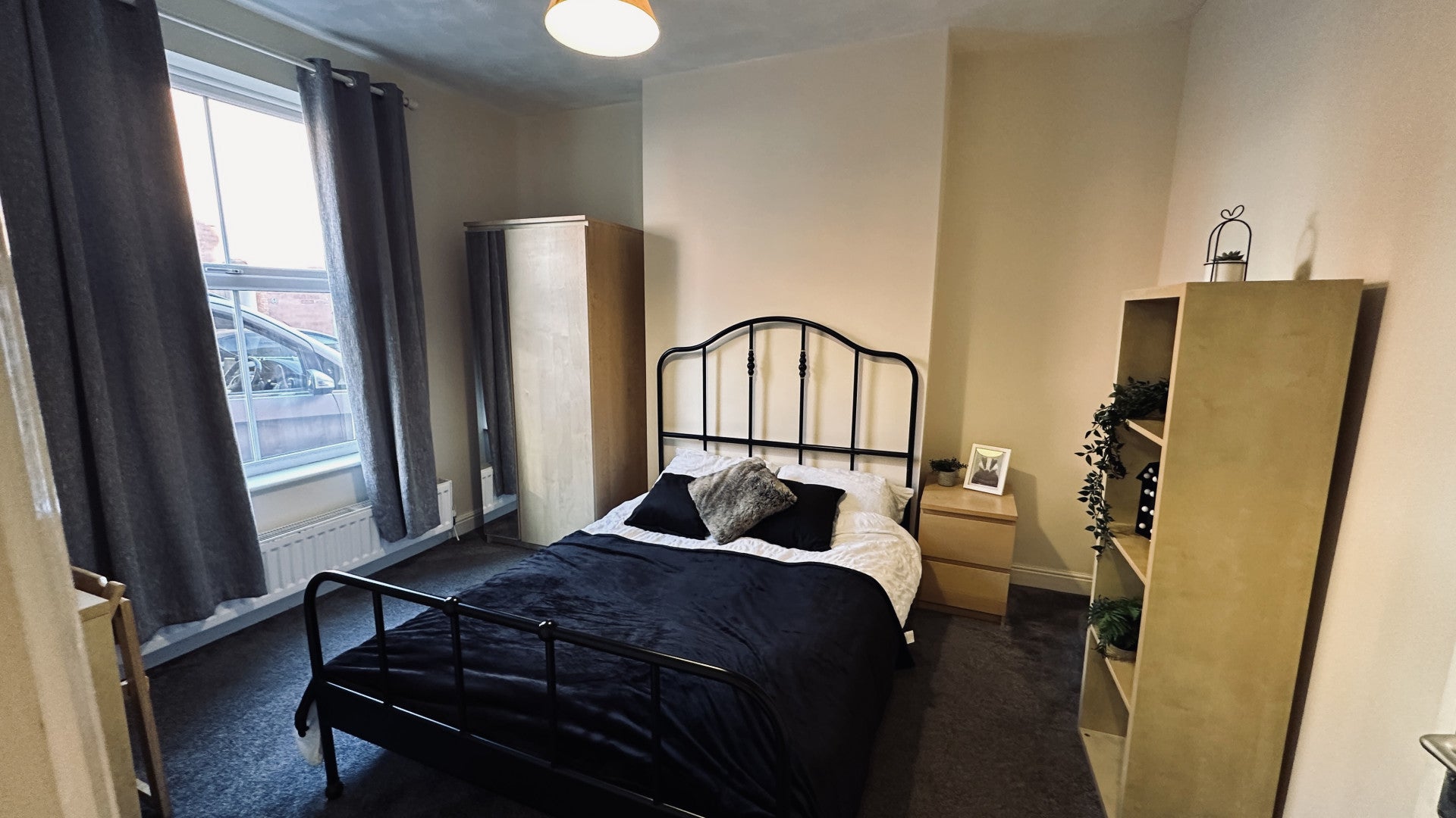 Room Vernon Road in Chester