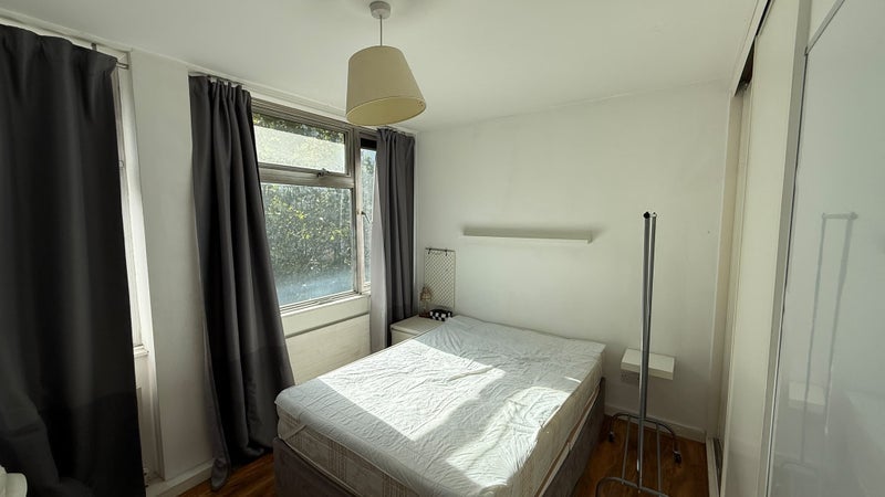 Room Grafton Way in Greater London