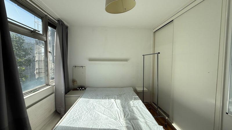 Room Grafton Way in Greater London