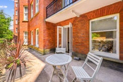 Flat Kynance Place in Greater London
