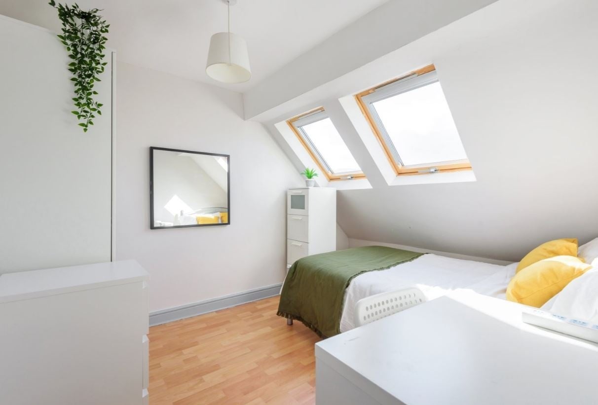 Flat Florence Road in Greater London