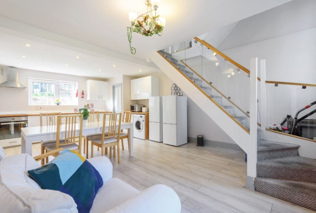 Flat Florence Road in Greater London