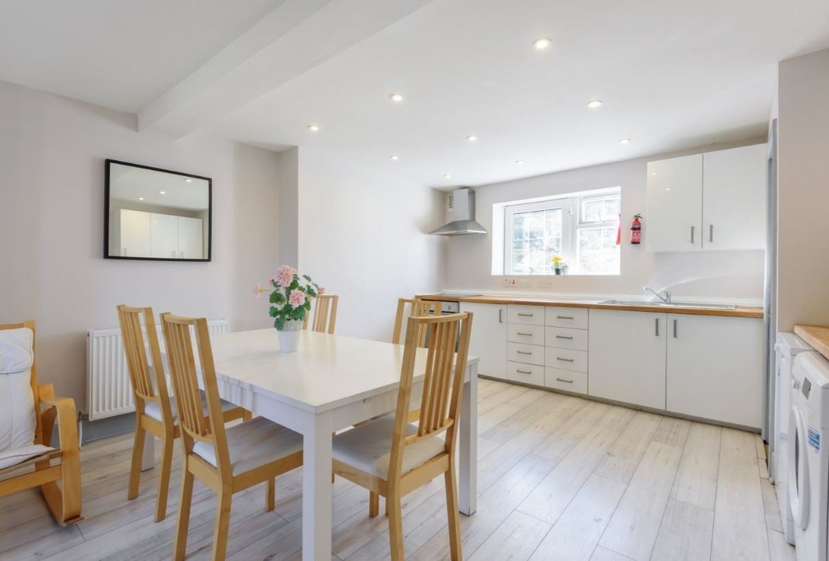 Flat Florence Road in Greater London