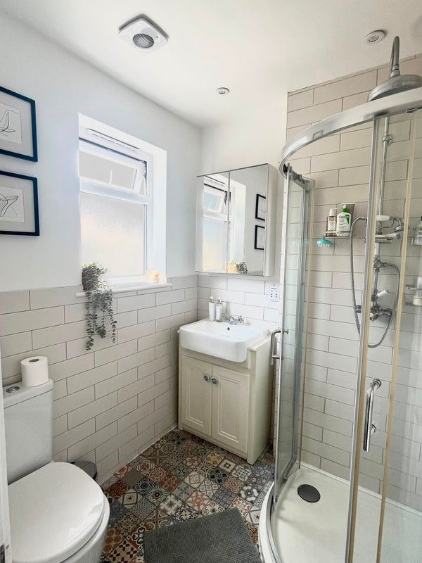 Room Chesham Road in Greater London