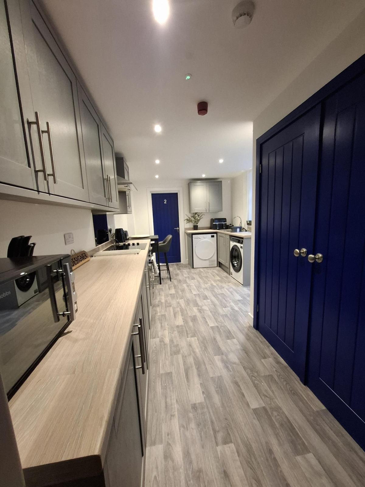 Room Heneage Road in Grimsby