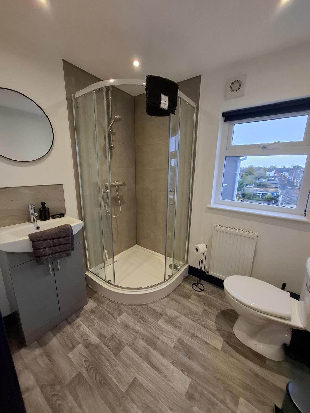 Room Heneage Road in Grimsby
