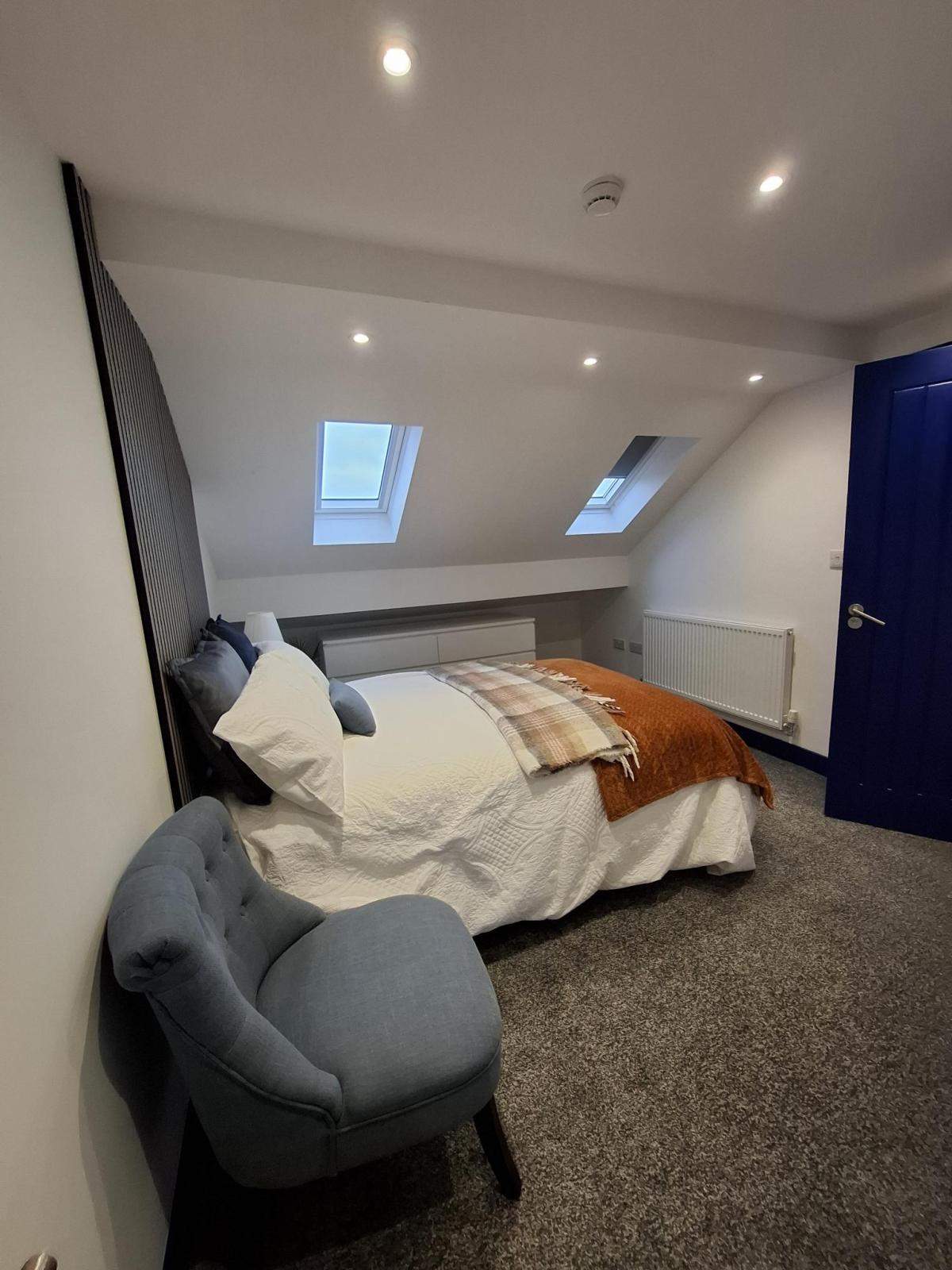 Room Heneage Road in Grimsby