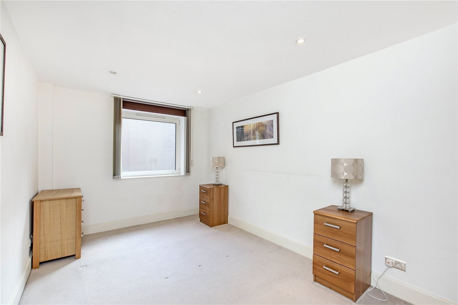 Flat Vauxhall Bridge Road in City of Westminster