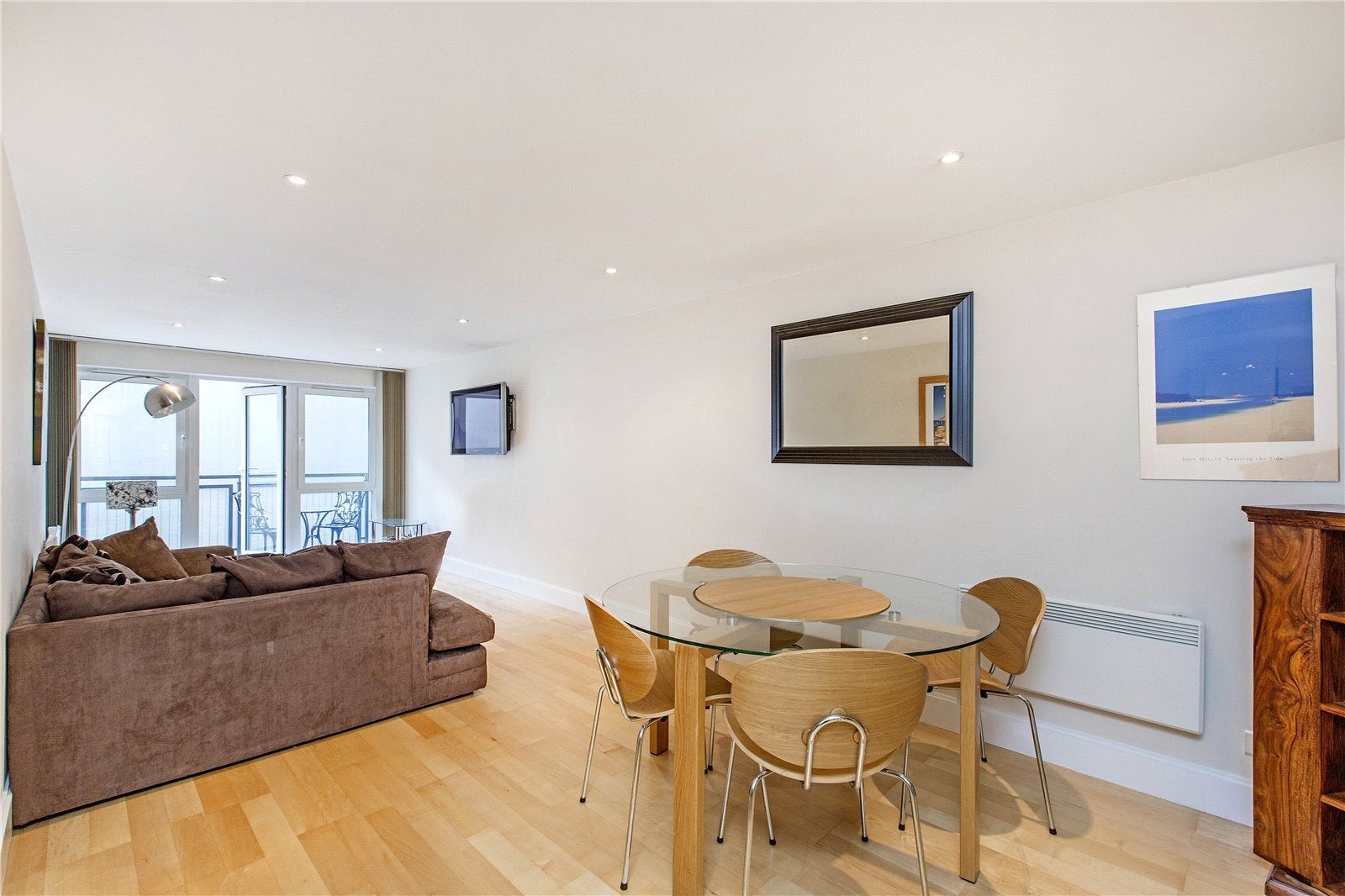 Flat Vauxhall Bridge Road in City of Westminster