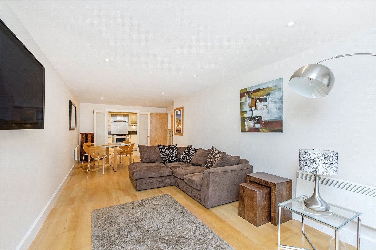 Flat Vauxhall Bridge Road in City of Westminster