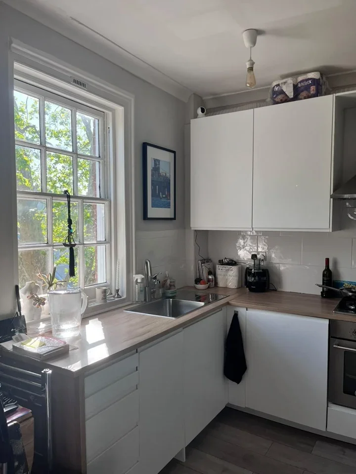 Flat Rosslyn Hill in Greater London