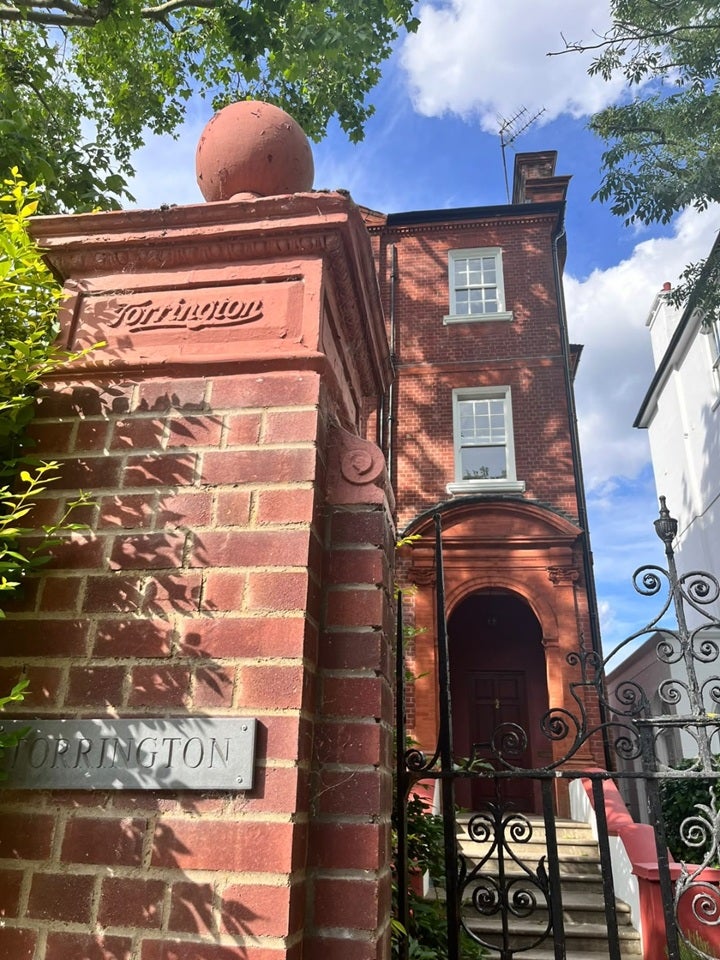 Flat Rosslyn Hill in Greater London