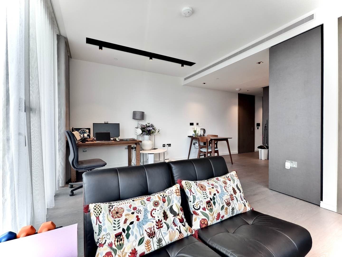 Flat Canada Square in Greater London