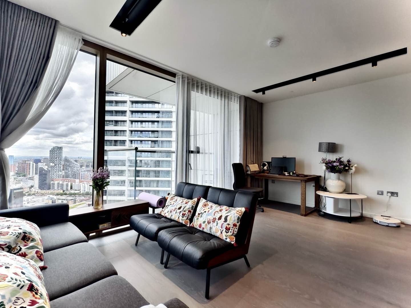 Flat Canada Square in Greater London