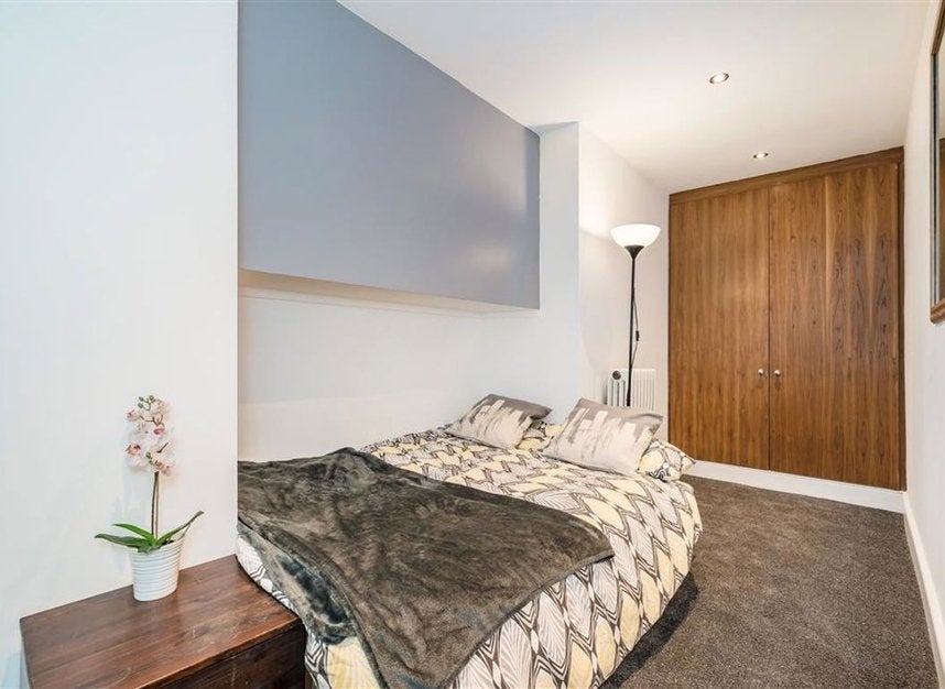 Flat Elvaston Place in Greater London
